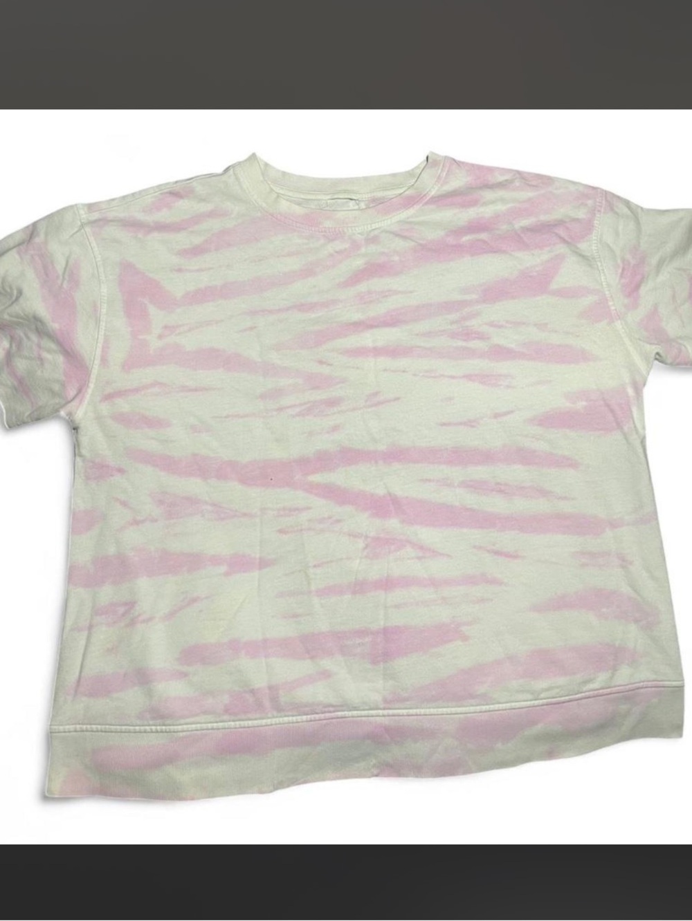 Urban Outfitters Pink and White Zebra Mock Crop Top Crewneck Size M